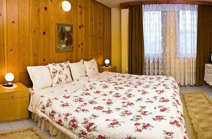 Hotel Vesta Kazanlŭk Rum bild
